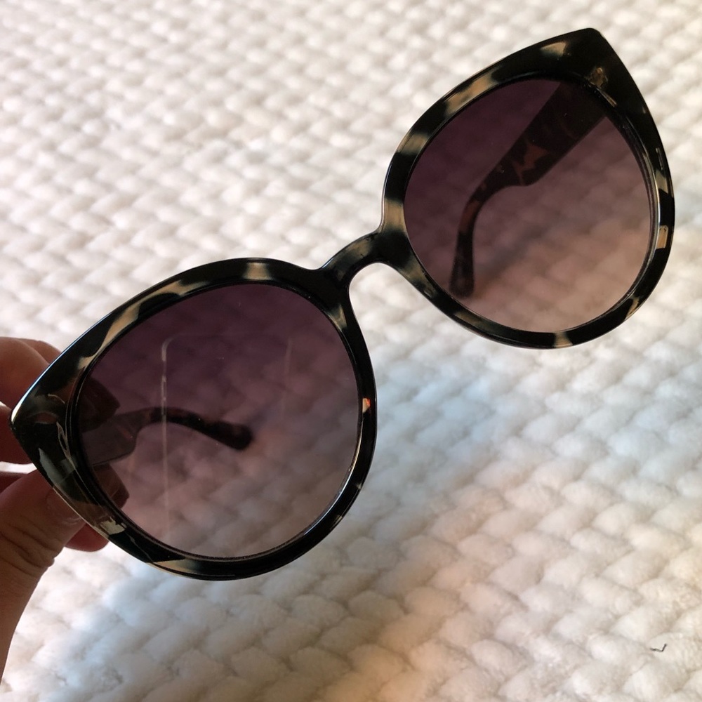 NWOT Tortoise Sunglasses